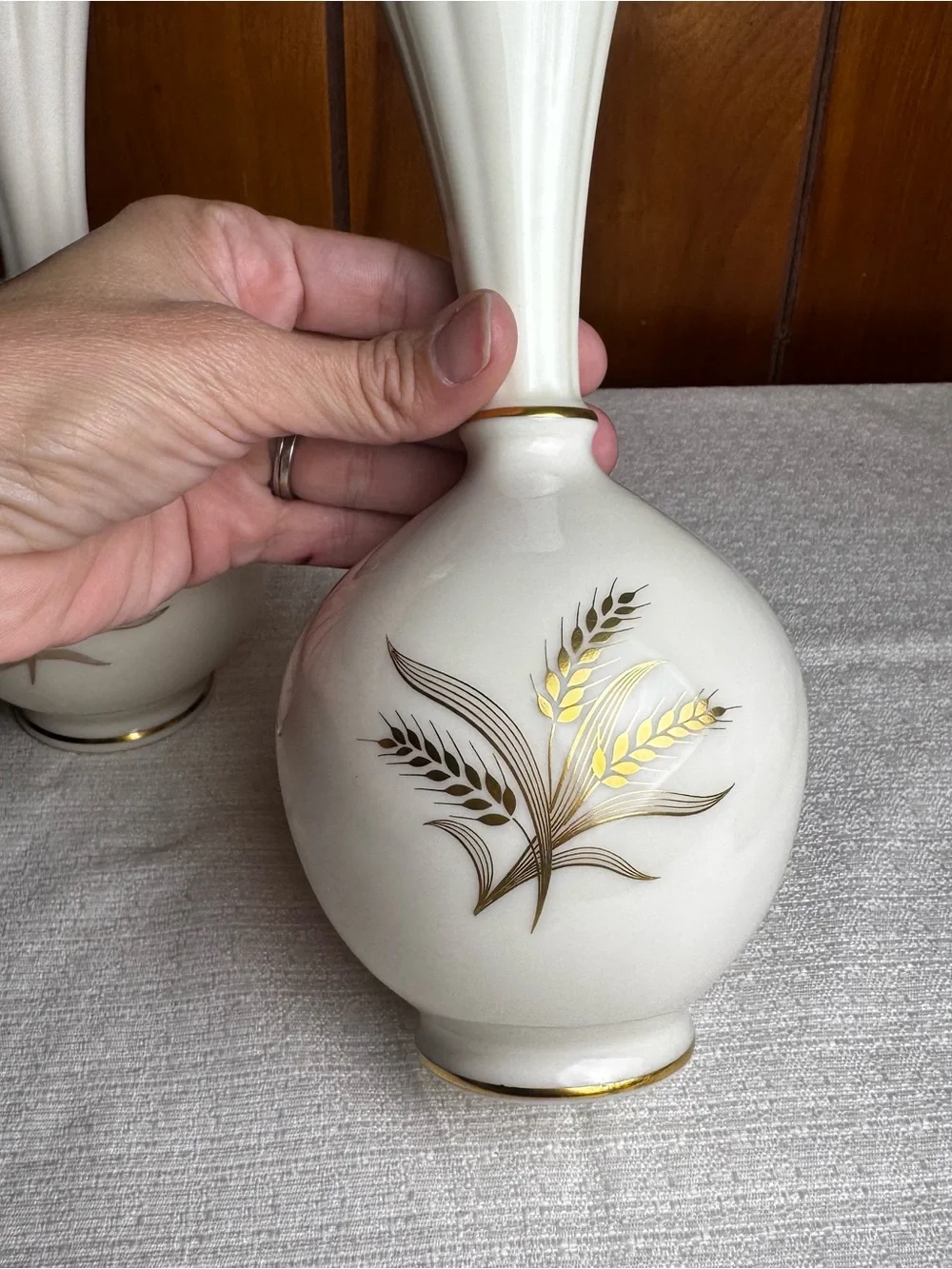 Elegant White Ceramic Vase with Gold Wheat Detail